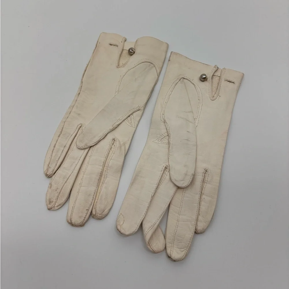 Vintage Cream Leather Gloves | Classic 1950s-60s Soft Kidskin Style | Size 6-7